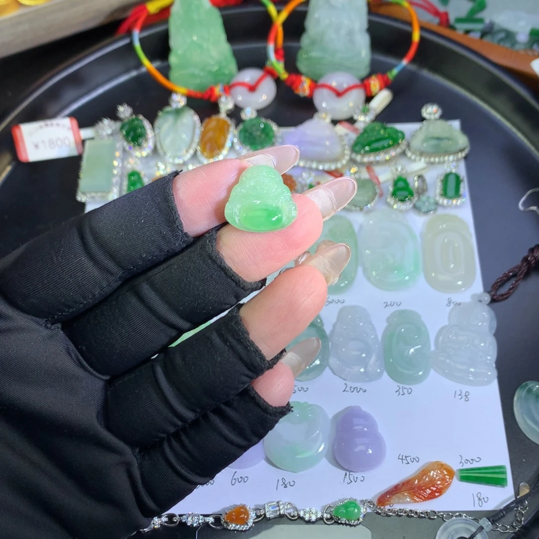 翡翠未镶嵌吊坠(不含链)绿佛公