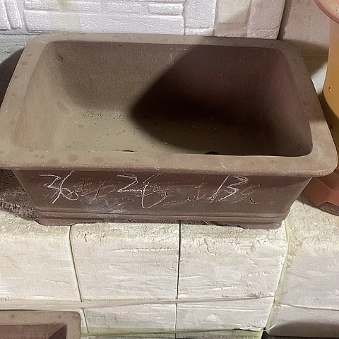 中国宜兴紫砂花盆，