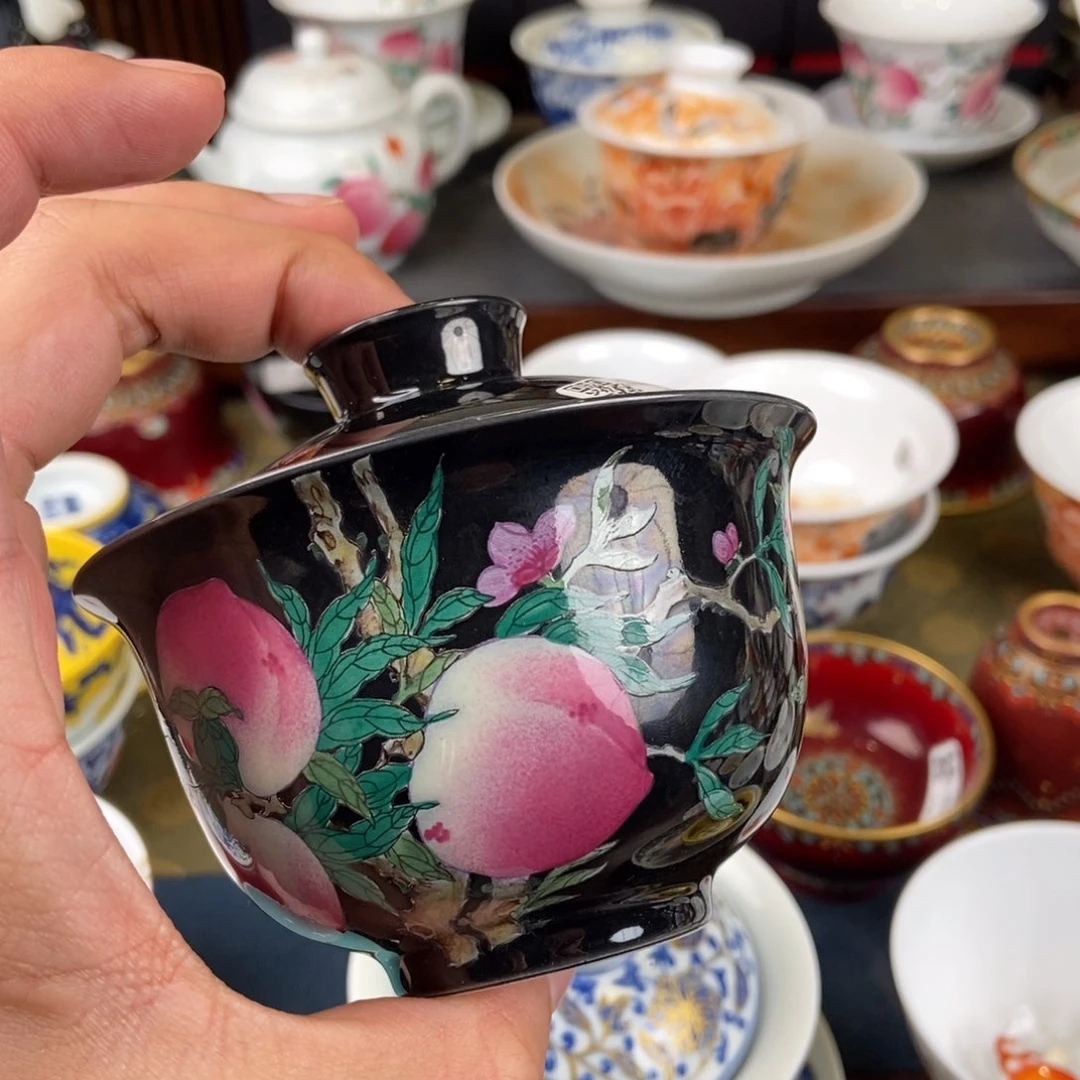 陶瓷艺术家的作品是一种