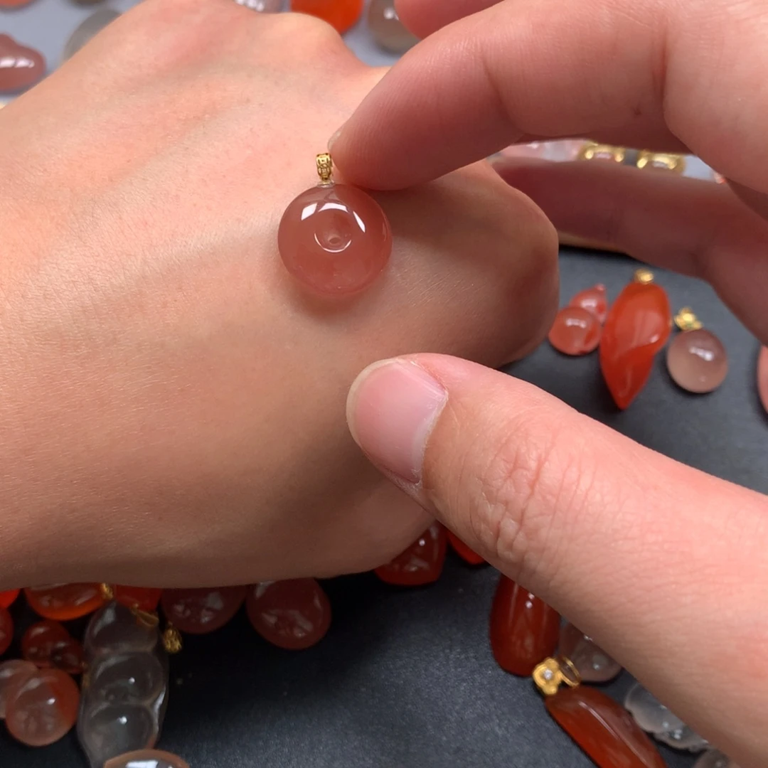 南红玛瑙未镶嵌颈饰