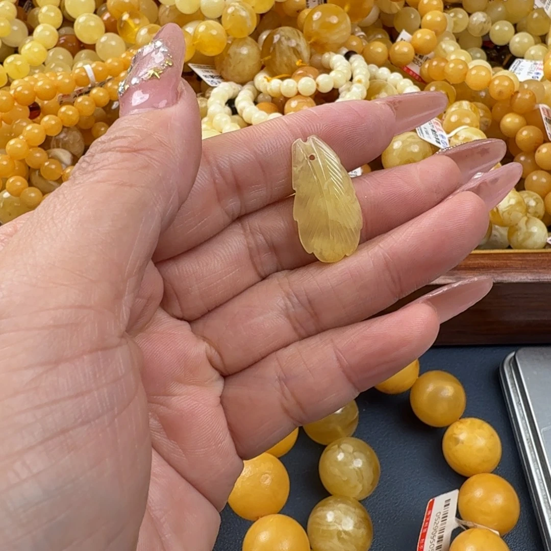 琥珀未镶嵌珠宝奇石