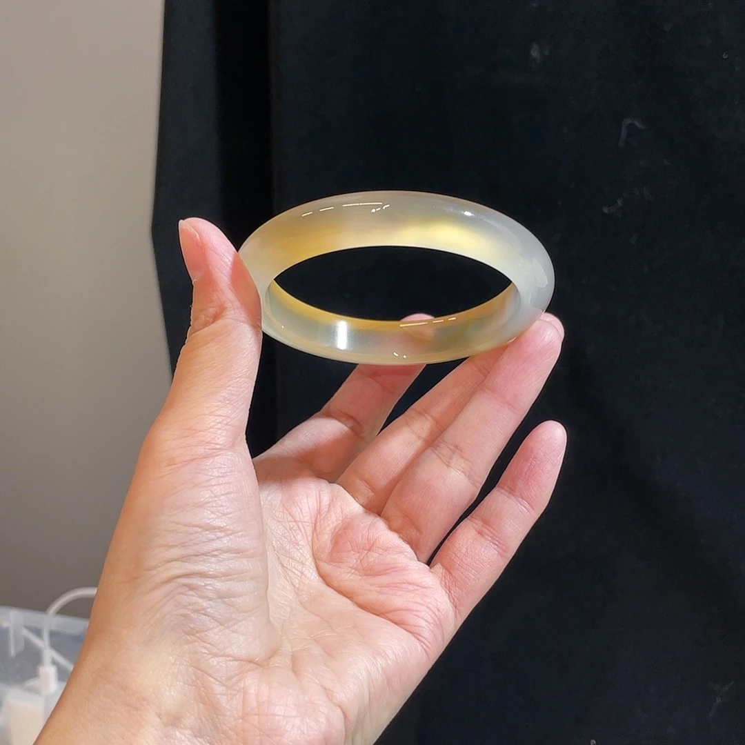 玛瑙/玉髓手镯未镶嵌开*