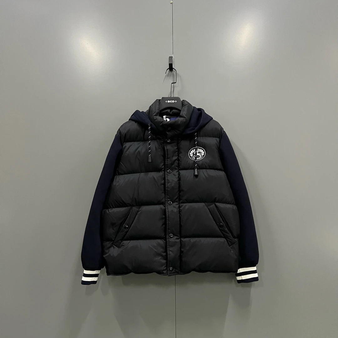99新 BURBERRY/博柏利 （ll） 拼接徽标连帽羽绒服 48码 016584
