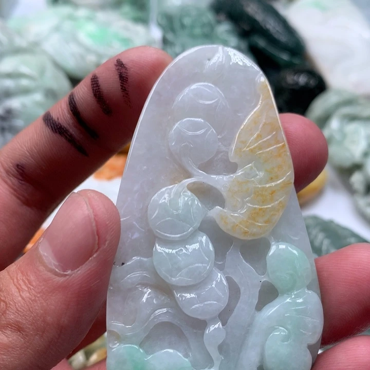 翡翠未镶嵌颈饰保真天然a货翡翠