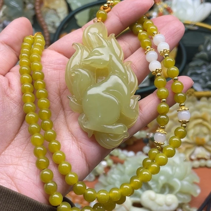 蛇纹石玉吊坠合金