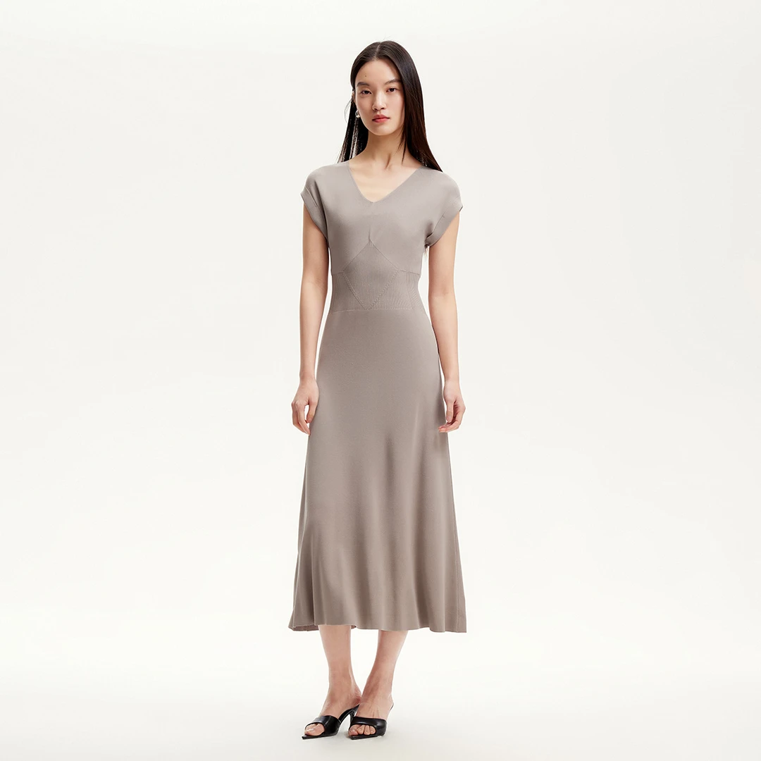 【达人专属】Vero Moda连衣裙针织罗纹收腰V领垂325146015