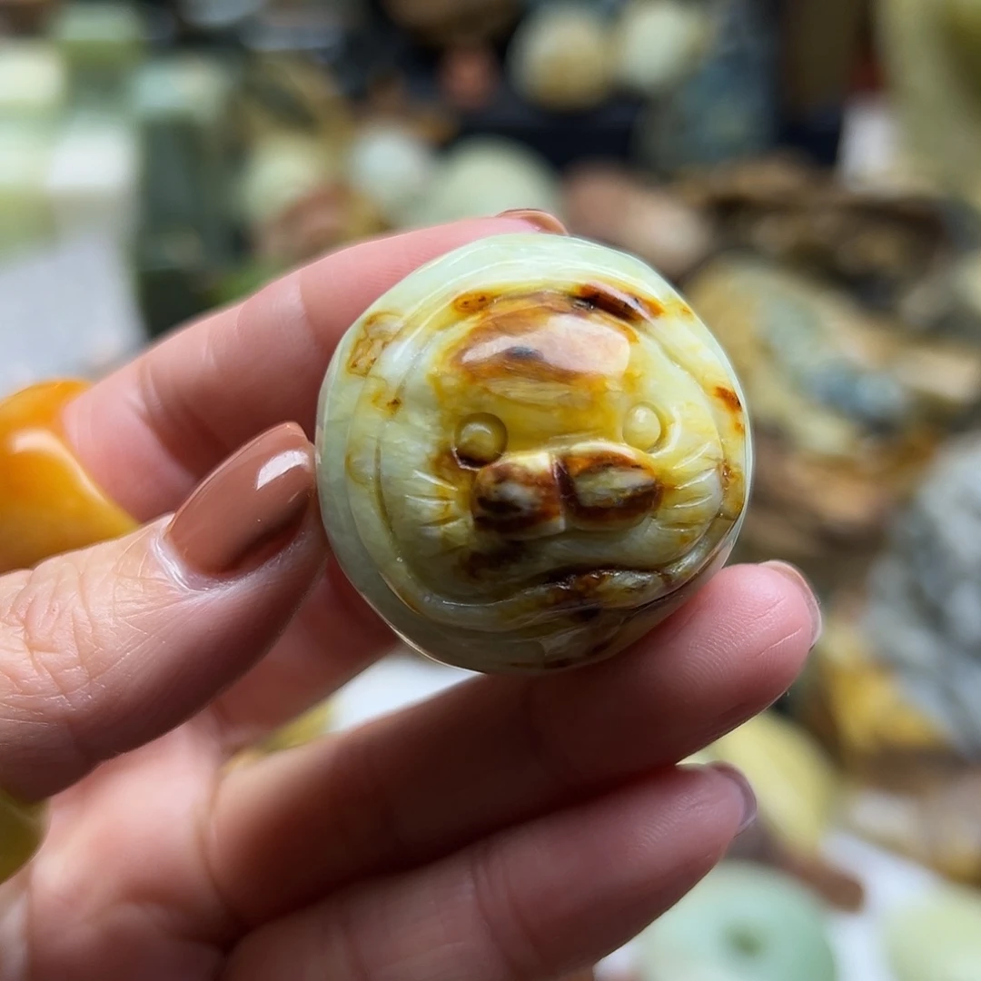 岫玉未镶嵌颈饰辽阳料猫球