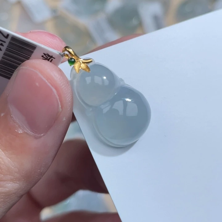 颈饰18K金镶嵌翡翠