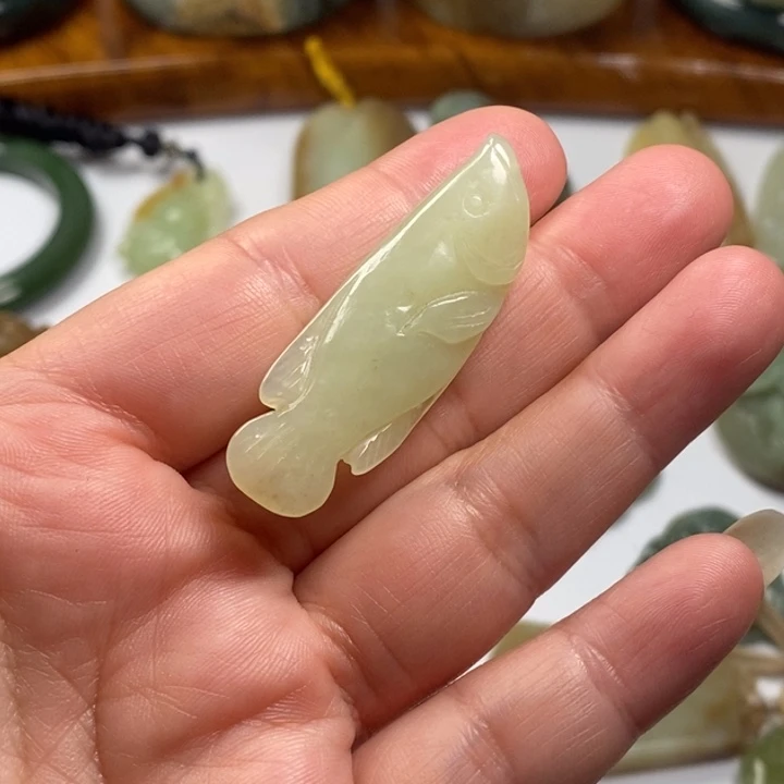 盛***藏和田玉（糖玉）未镶嵌挂件