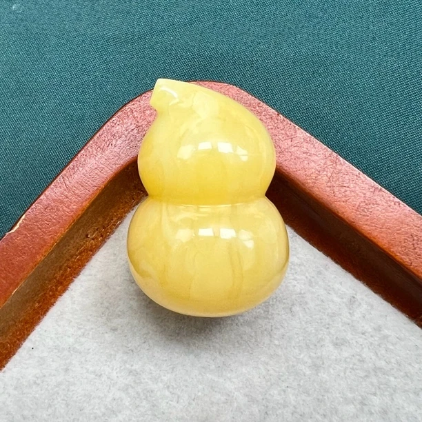 天然琥珀蜜蜡浓蜡妖花葫芦（抖音基地发货，带证书）