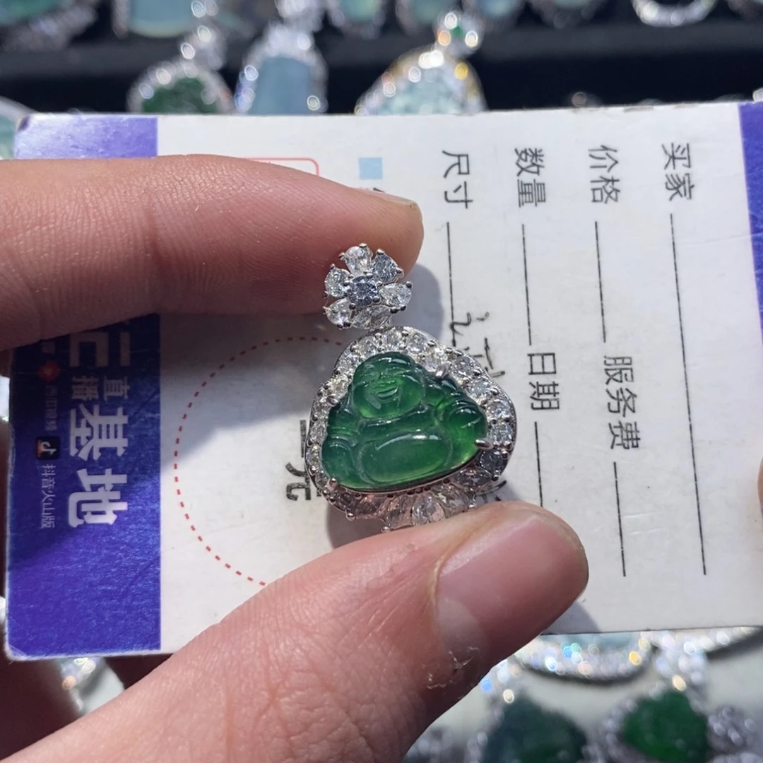 翡翠颈饰未镶嵌翡翠