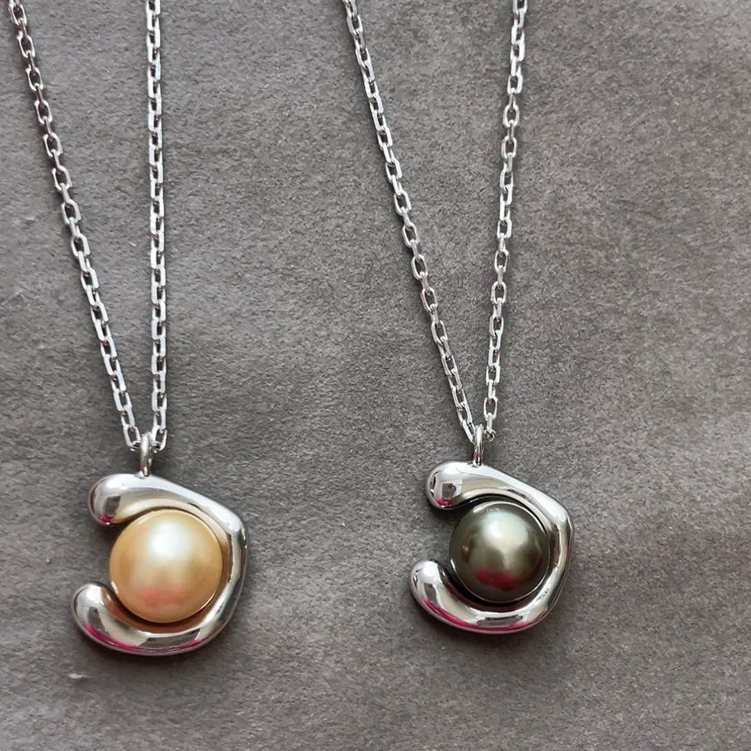 银S925镶嵌海水珍珠颈饰一****?