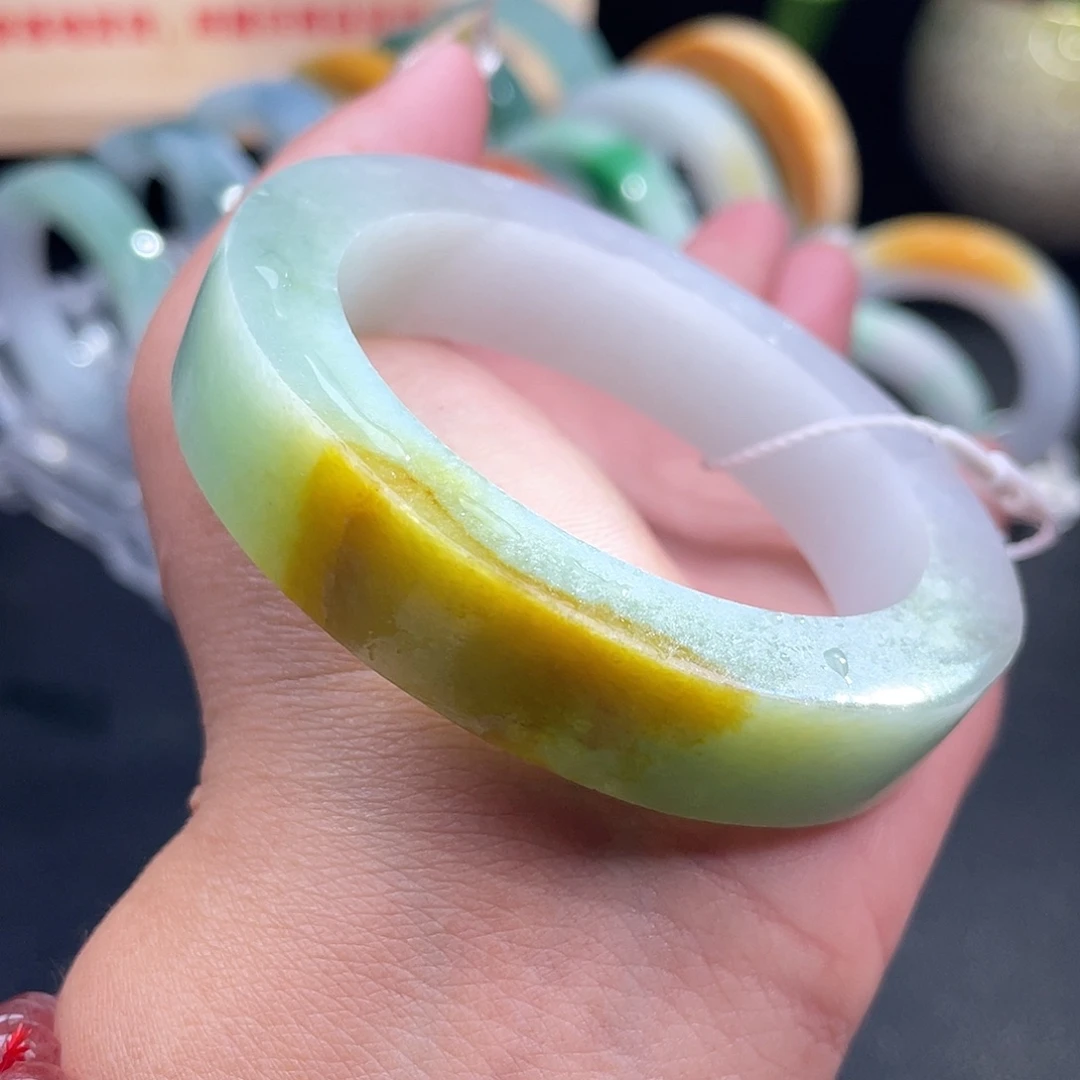 未镶嵌翡翠手镯定制翡翠