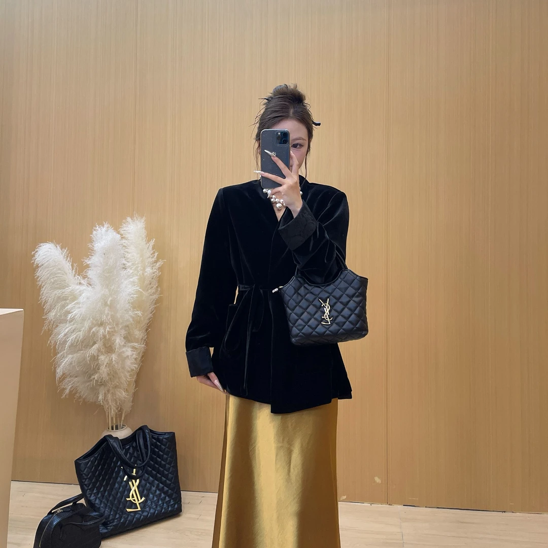 新中式国风贴袋配色秋季新品高端丝绒外套女轻奢百搭