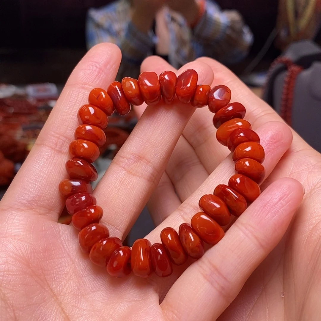 南红玛瑙手串未镶嵌万**遂