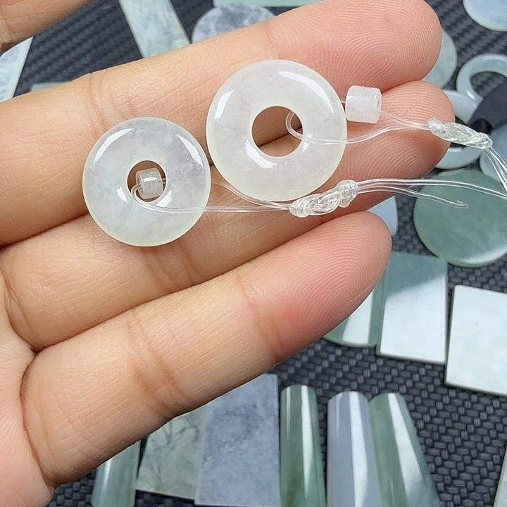 翡翠未镶嵌颈饰天然缅甸A货翡翠