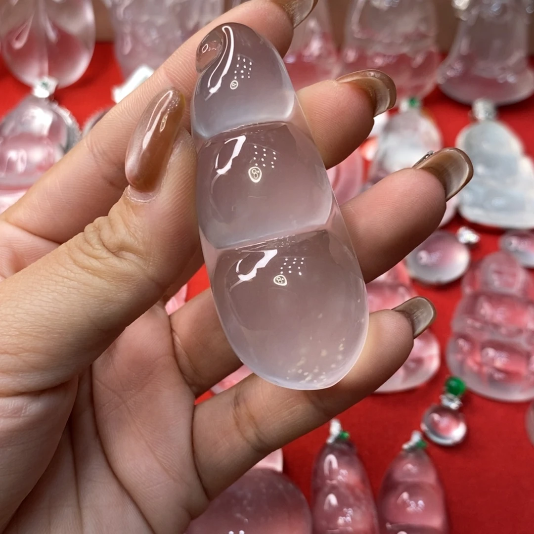 y****石英质玉未镶嵌吊坠