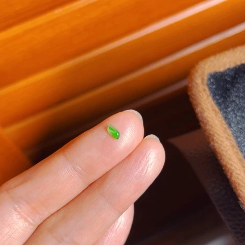 翡翠颈饰未镶嵌幸****1