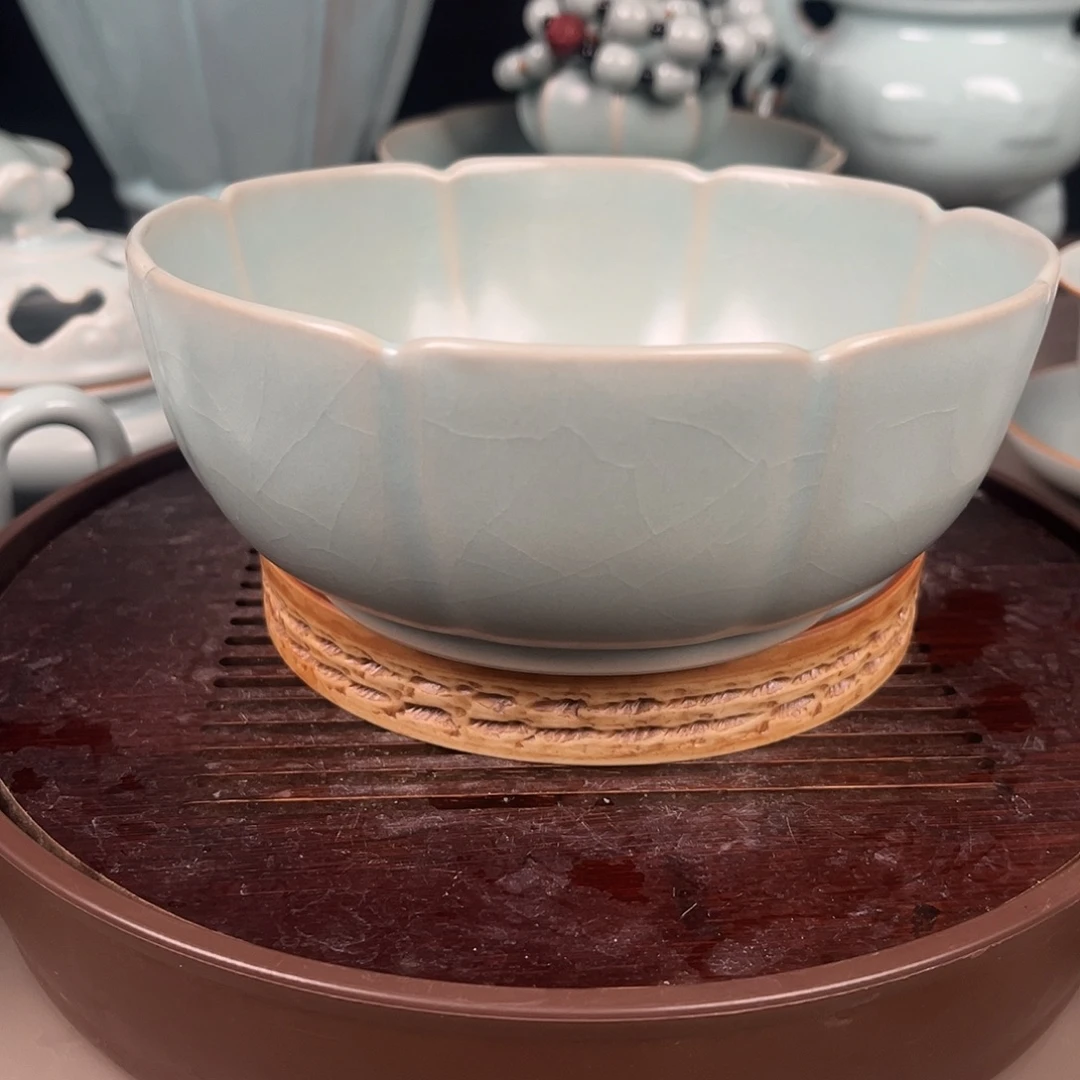 仿古釉水钵庇护了她多年之