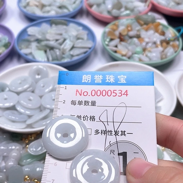 翡翠未镶嵌颈饰翡翠吊坠0534