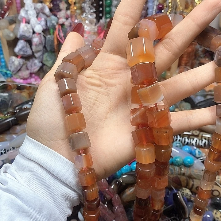 木****玛瑙/玉髓未镶嵌珠宝半成品