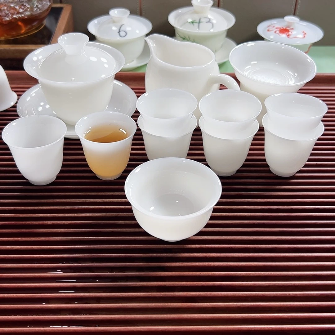 润玉150ml高级套装配8杯➕送压手主人杯1