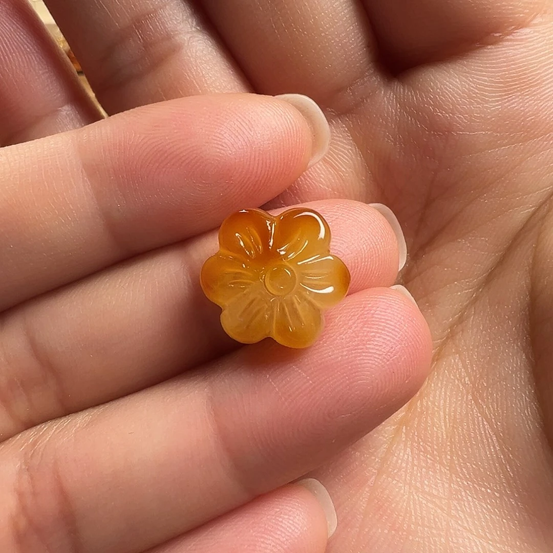 蜜蜡颈饰未镶嵌梅花（打孔不退换）