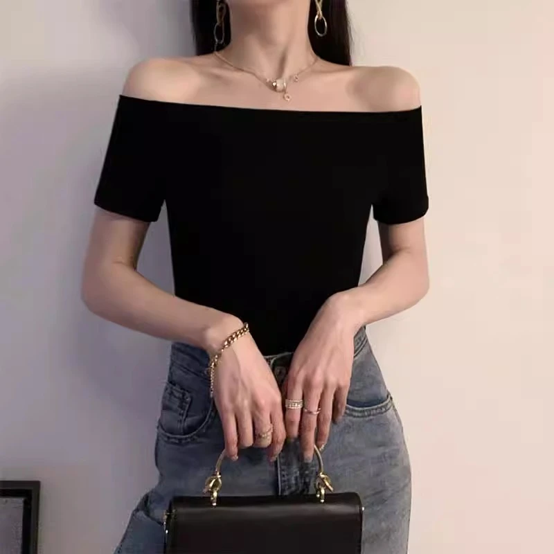 锁骨一字肩露肩上衣女夏黑色t恤设计感小众修身心机辣妹性感短袖