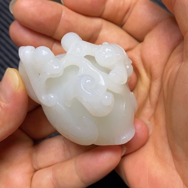 颈饰未镶嵌和田玉蝴*兰