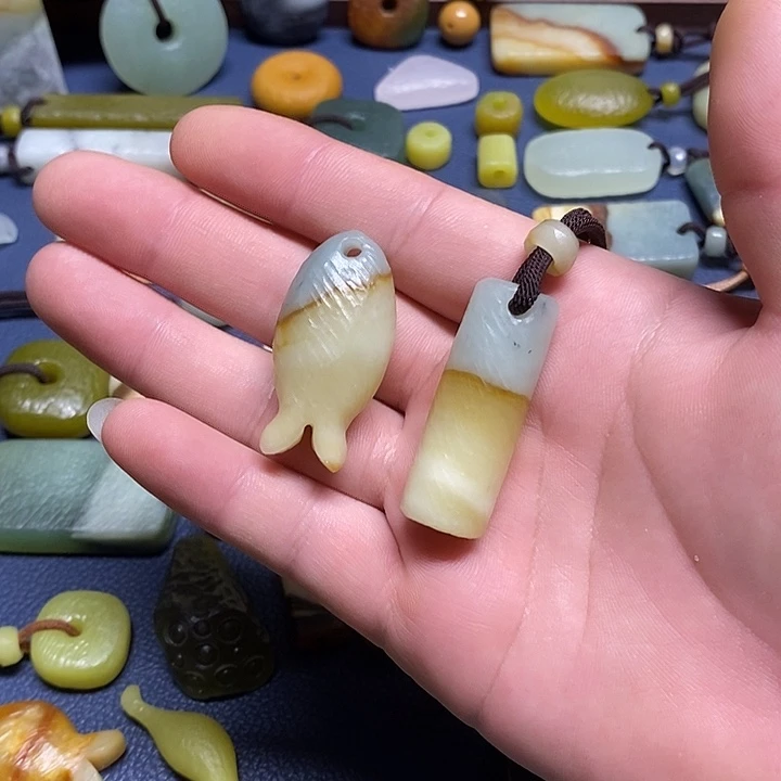 小****未镶嵌蛇纹石玉颈饰