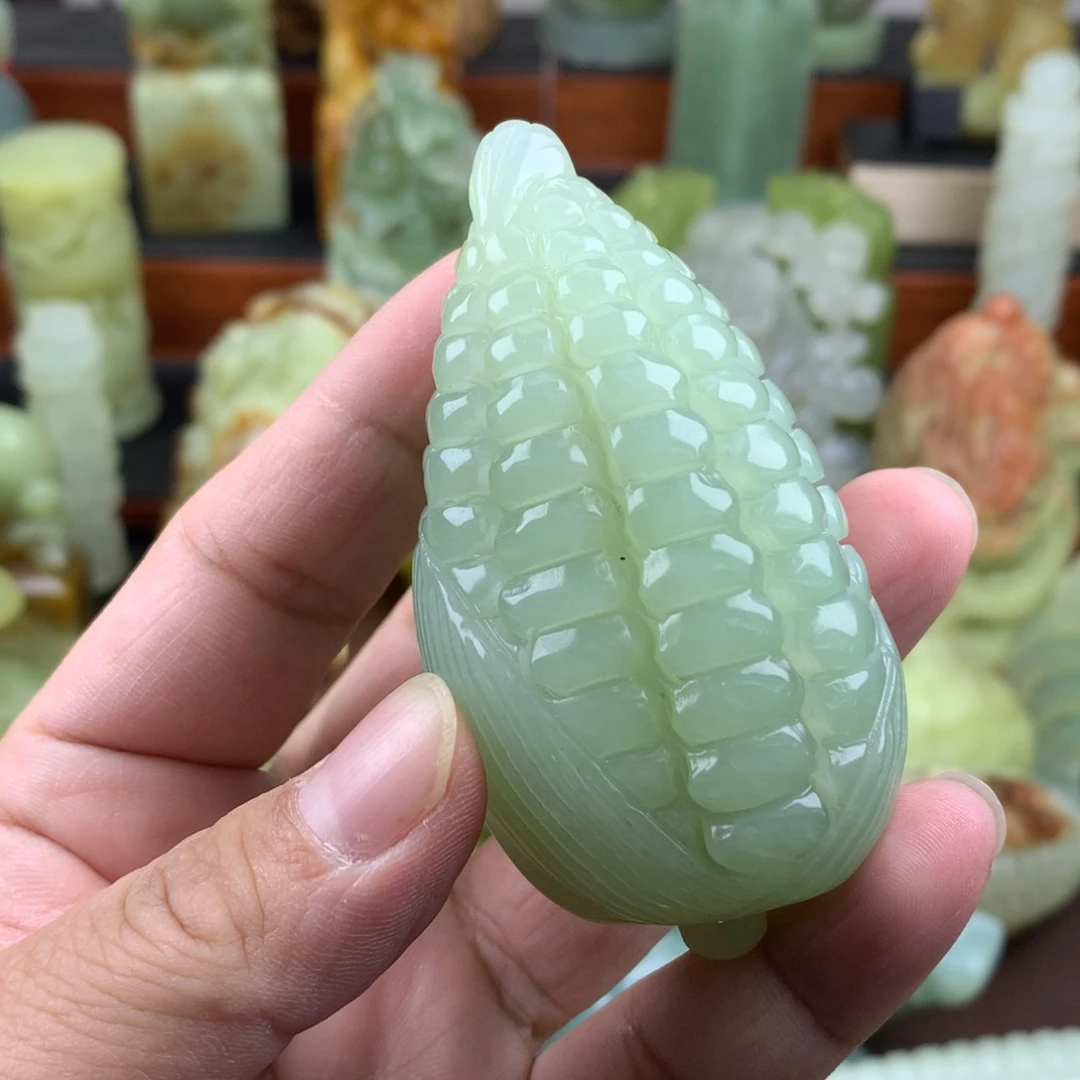 岫玉未镶嵌手把件