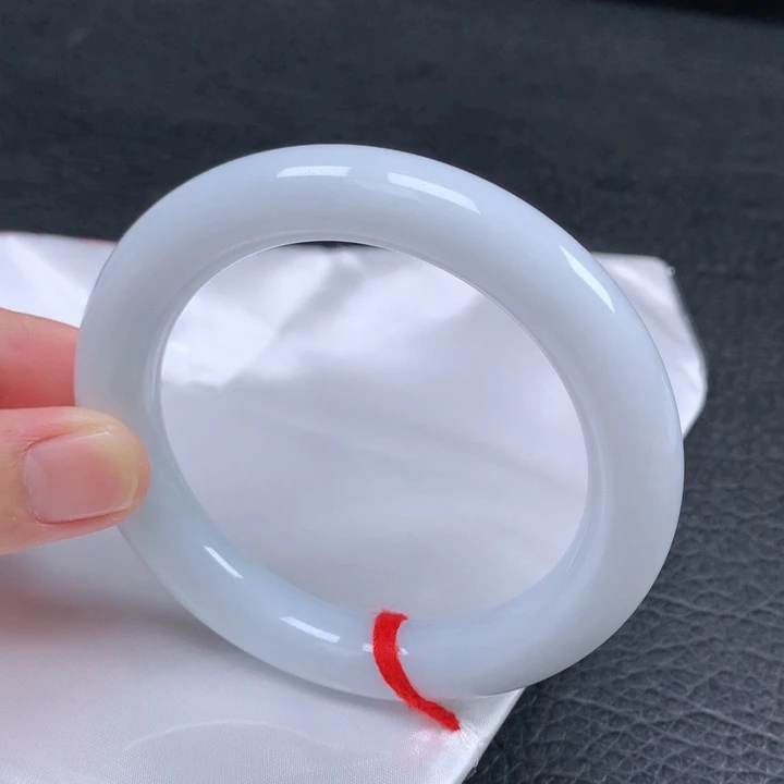 翡翠未镶嵌手镯（圆镯）