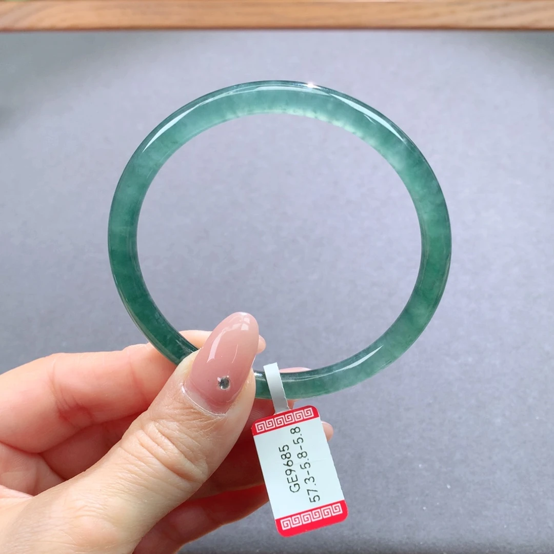 翡翠手镯未镶嵌天然翡翠手镯叮当镯