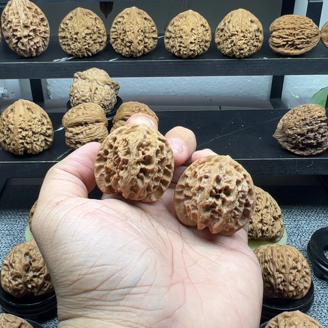 文玩核桃吊坠苹果园