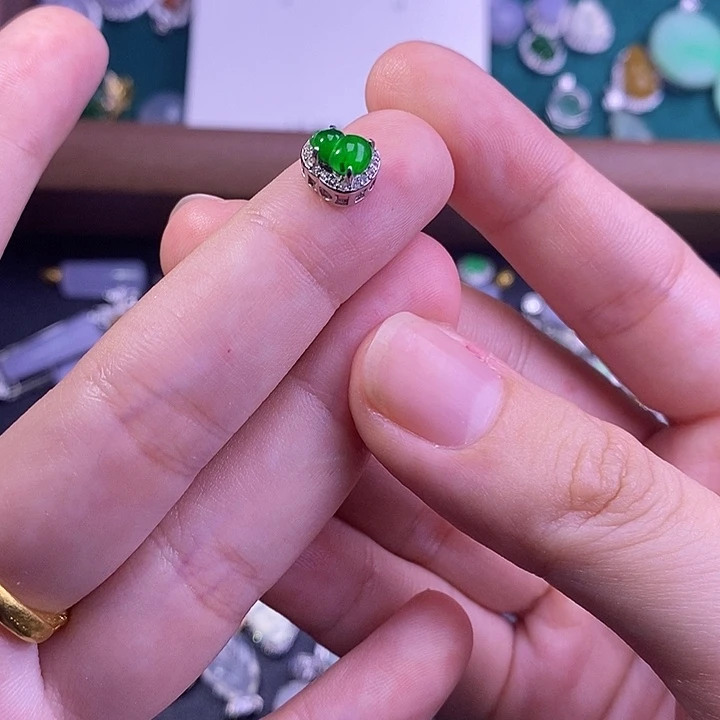 颈饰未镶嵌翡翠1111