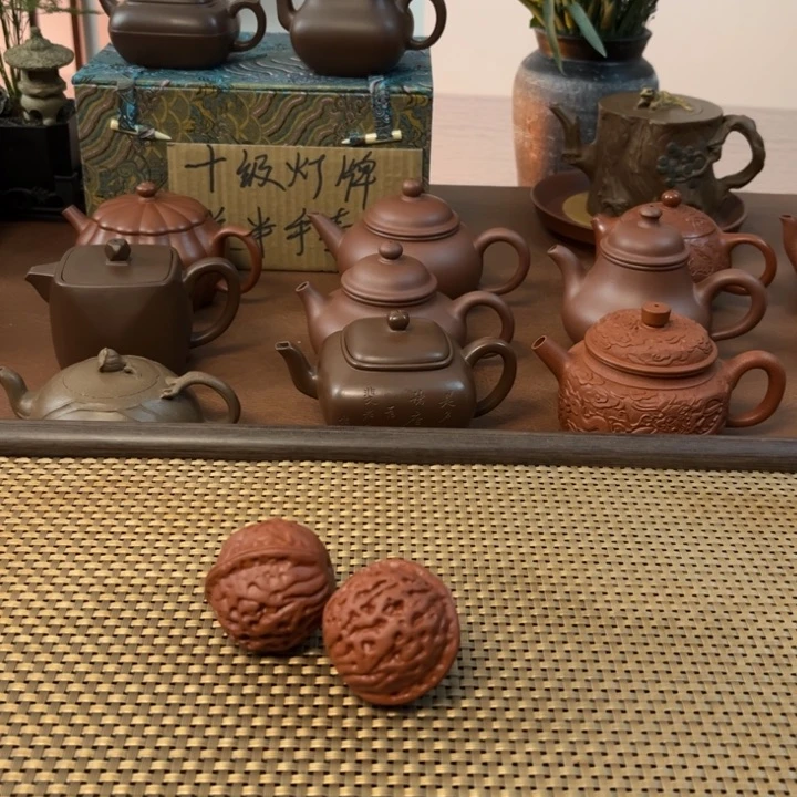 紫砂茶壶文玩核桃一对