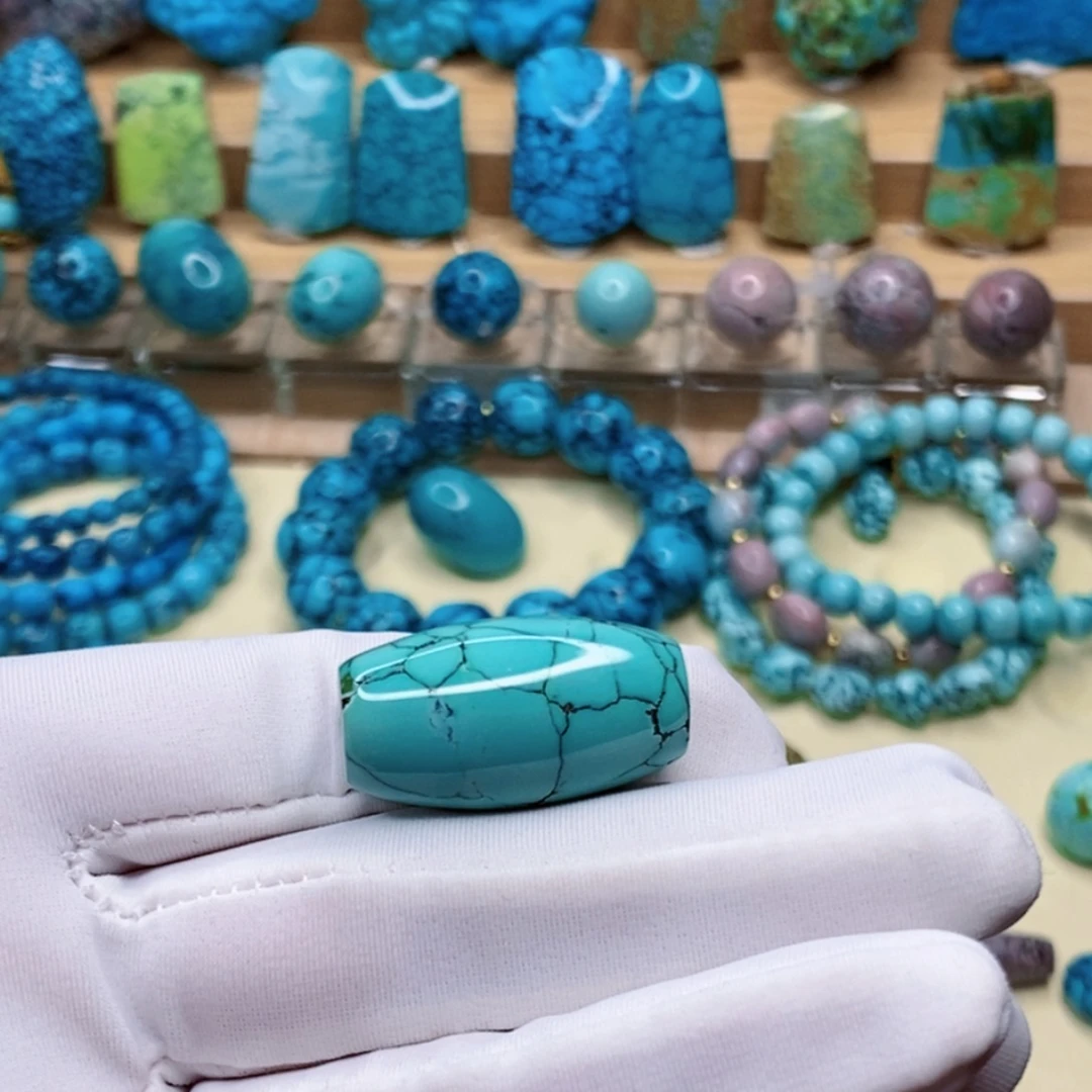 绿松石未镶嵌珠宝奇石