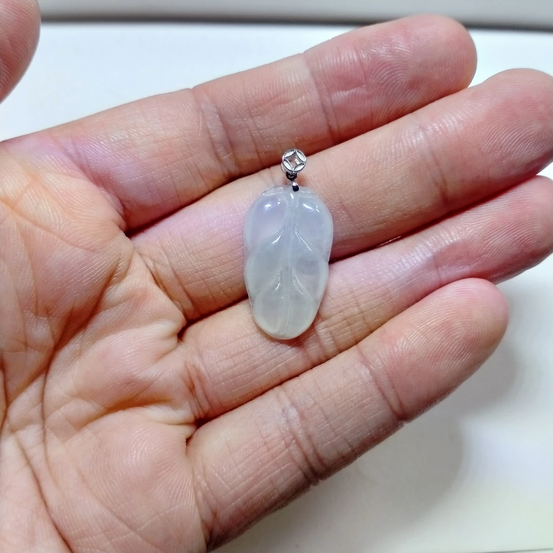 艺萱翡翠,天然A货翡翠金枝玉叶挂件(尺寸约25X15X3.5)