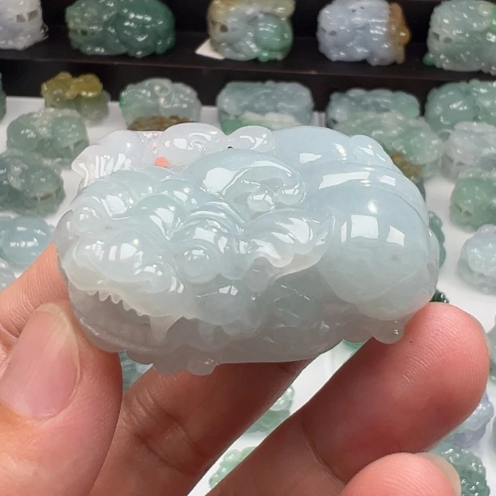 颈饰未镶嵌翡翠貔貅