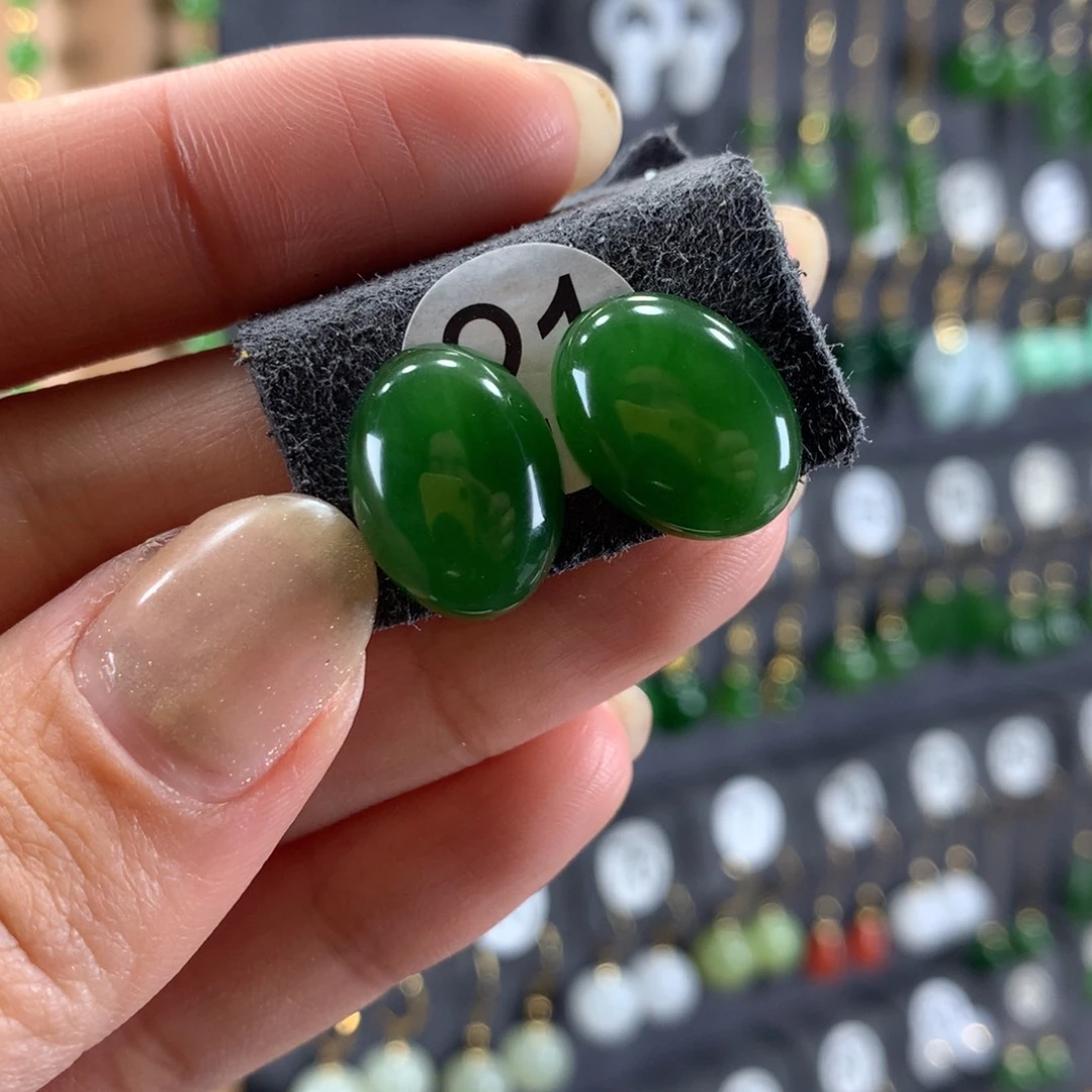 和田玉18K金镶嵌耳饰