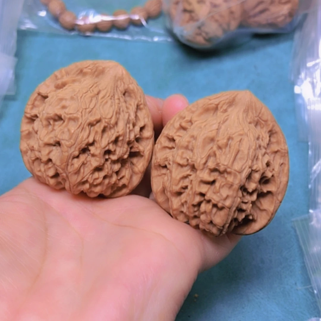 【闪购商品】摆件核桃45红狮子有修