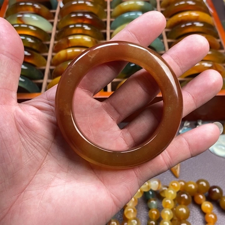 蛇纹石玉手镯未镶嵌小****_