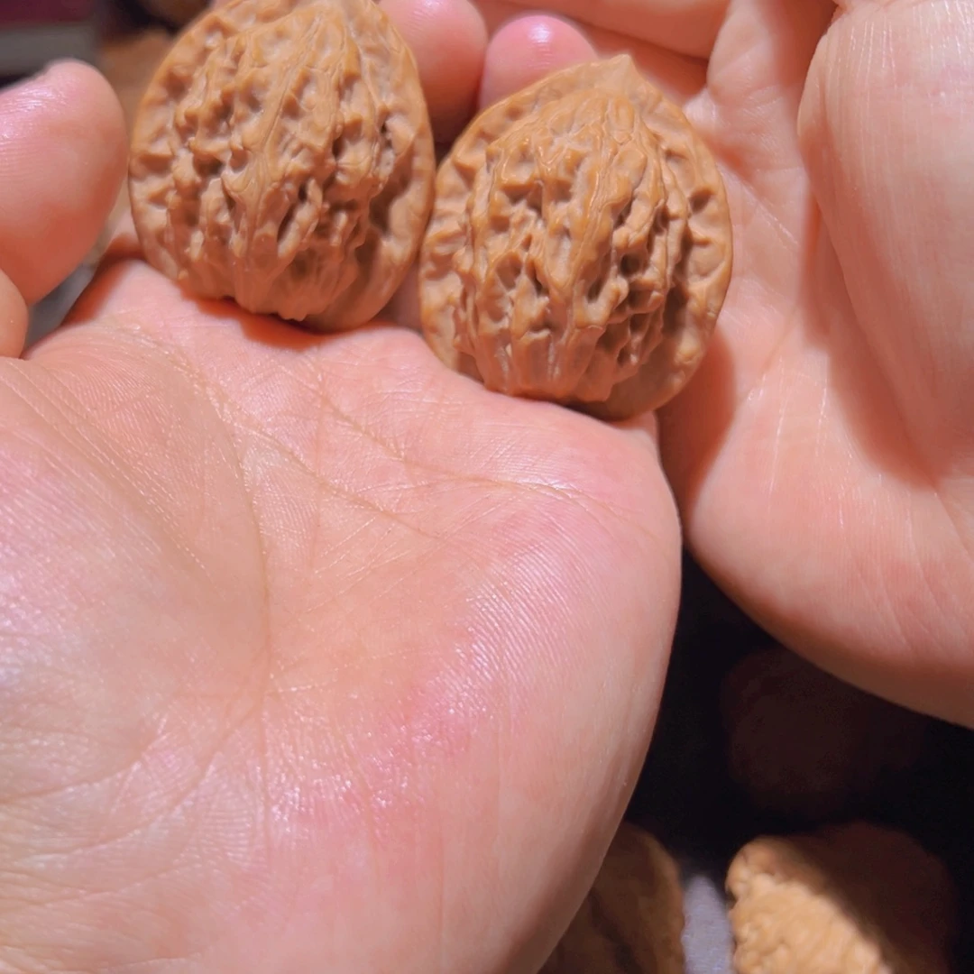 饭***膘瑞麟文玩核桃大红袍