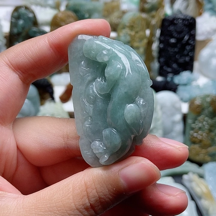 翡翠未镶嵌颈饰翡翠