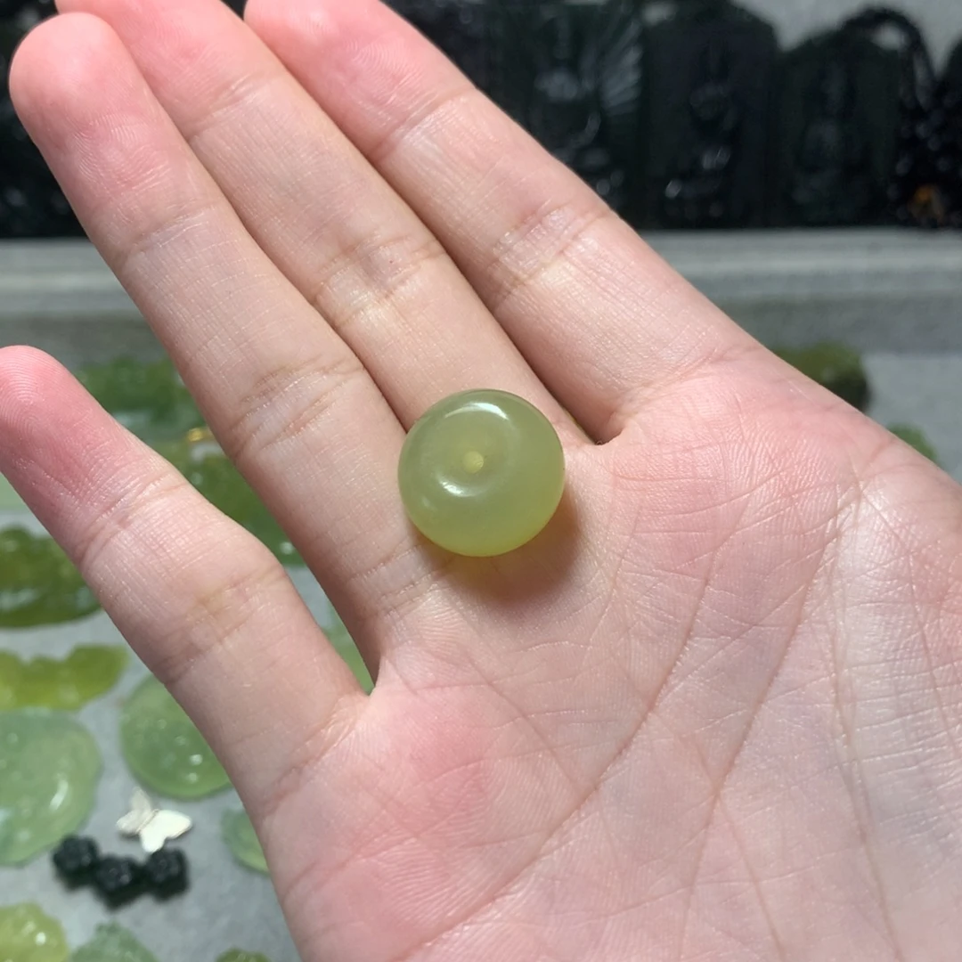 合金蛇纹石玉颈饰