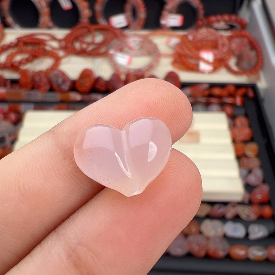 C***A南红玛瑙未镶嵌颈饰屁桃