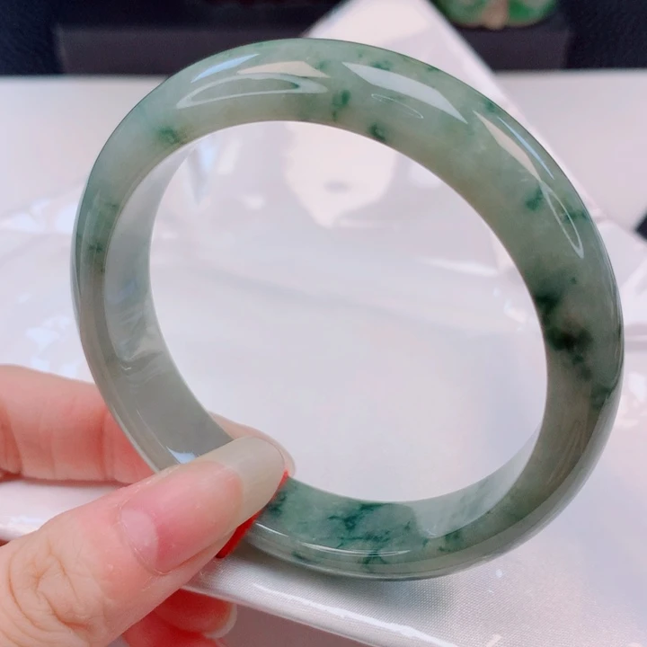 翡翠未镶嵌手镯56圈