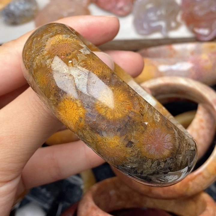 硅化珊瑚（珊瑚玉）手镯未镶嵌彩*飞