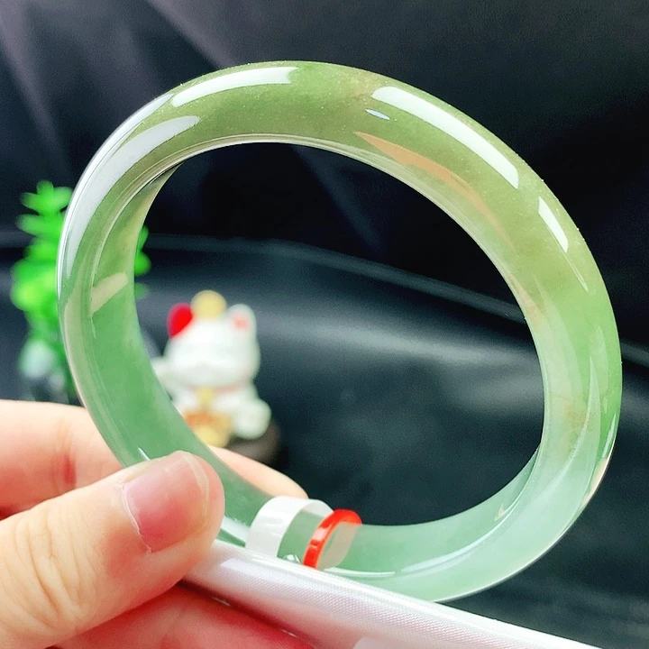 翡翠未镶嵌手镯57圈