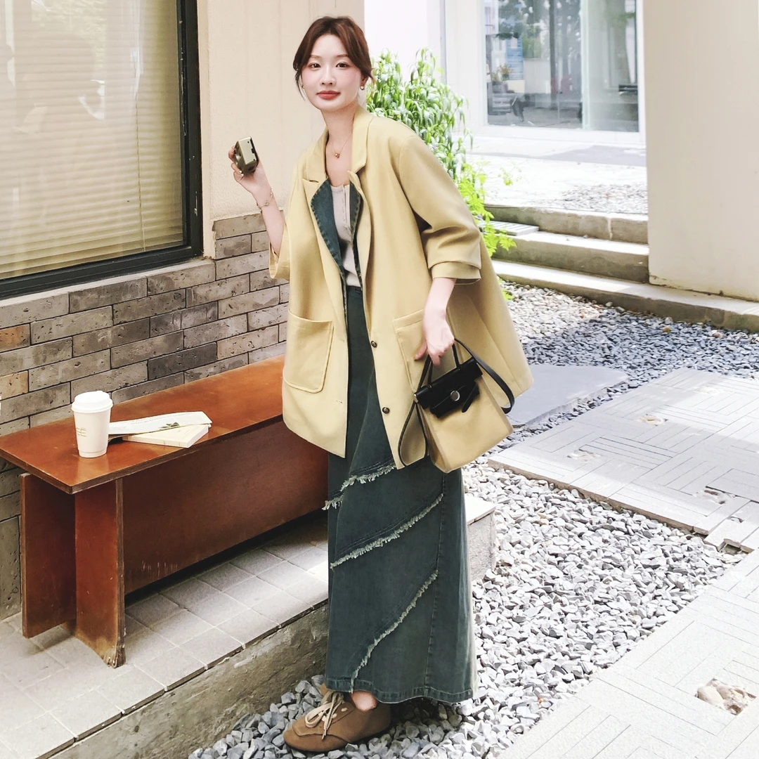简单大方穿搭2025秋新款撞色拼接西装外套毛边牛仔半身裙两件套